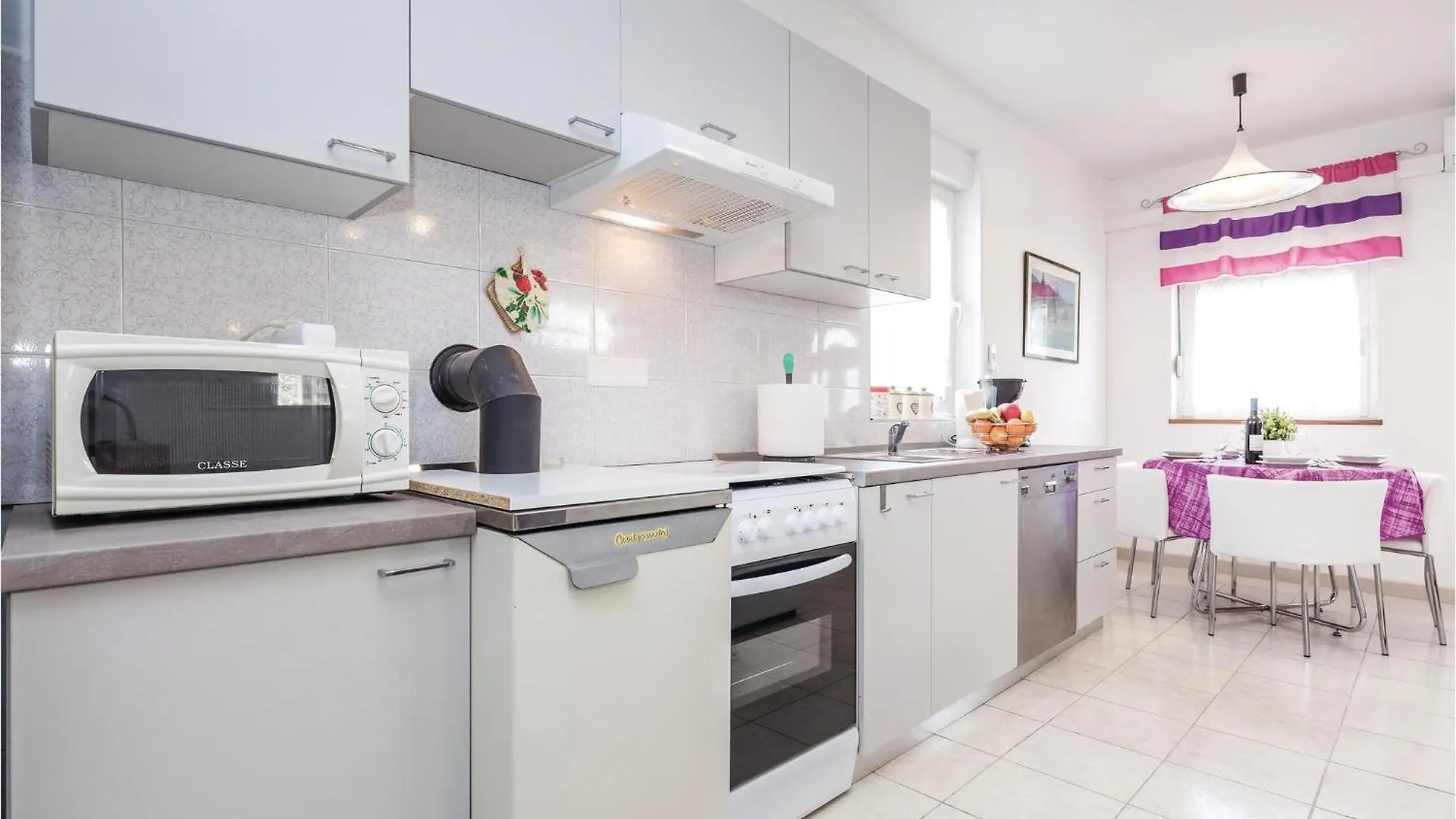 4 Bedroom Stunning Home In Rukavac Holiday home